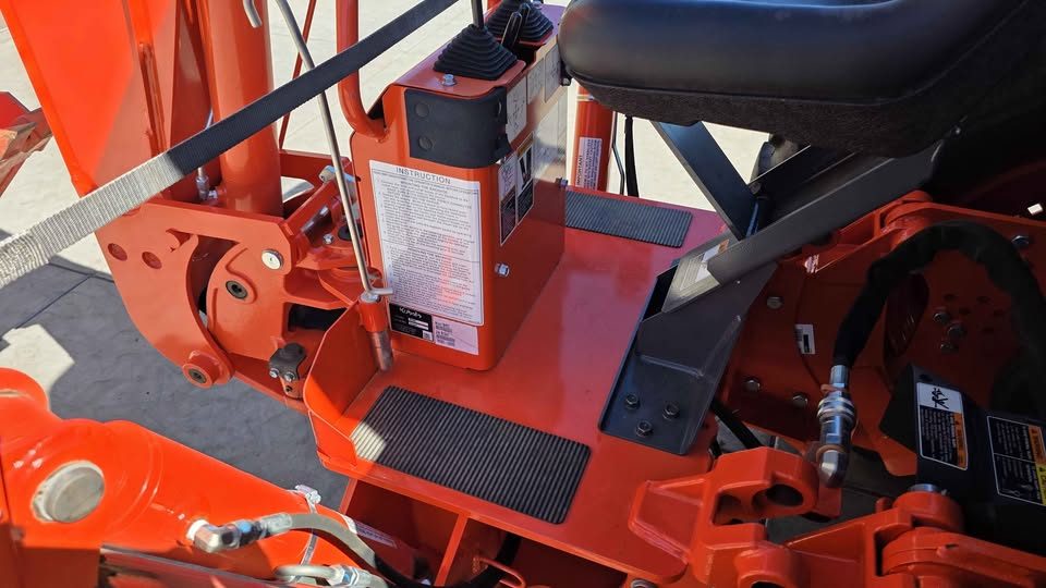 2020 KUBOTA GRAND L6060 photo 9
