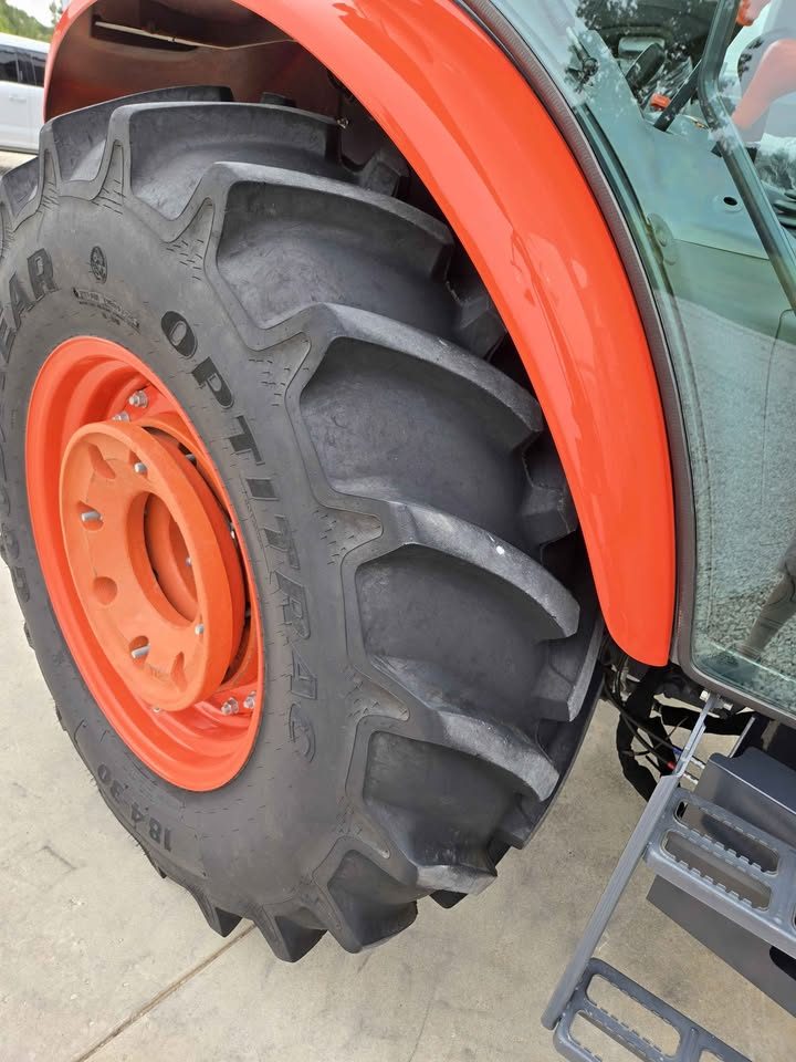 2022 Kubota m5-111 photo 5