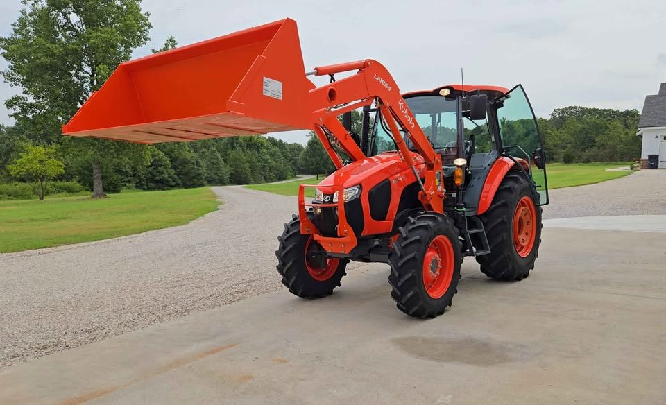 2022 Kubota m5-111 photo 12