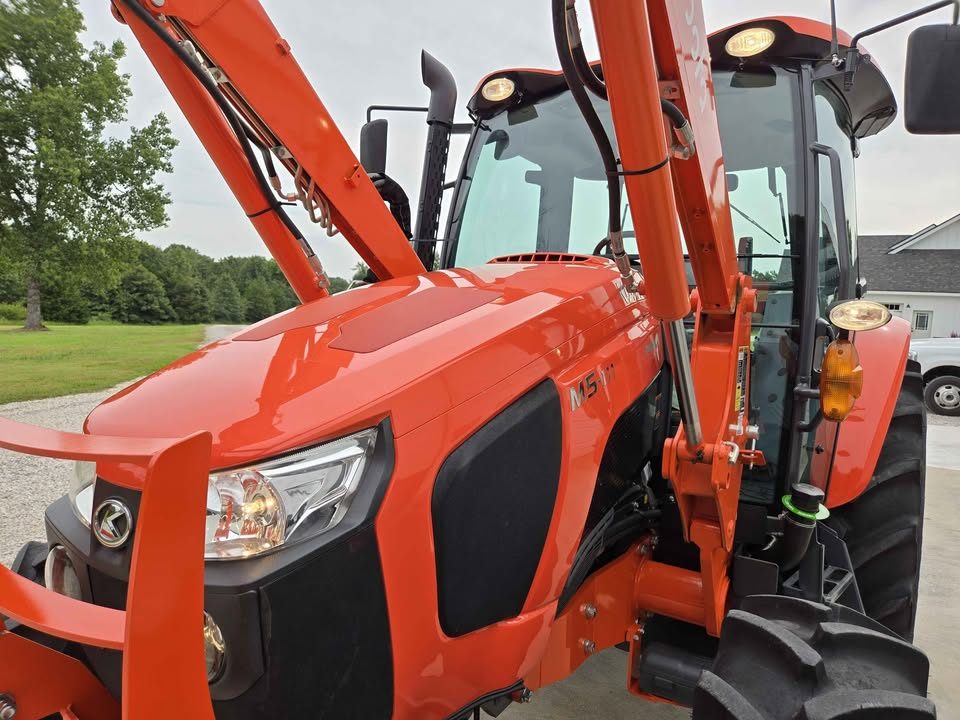2022 Kubota m5-111 photo 21