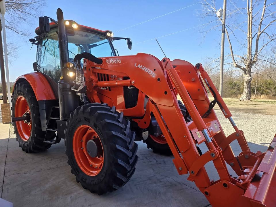 2023 Kubota m7-132 Deluxe photo 5