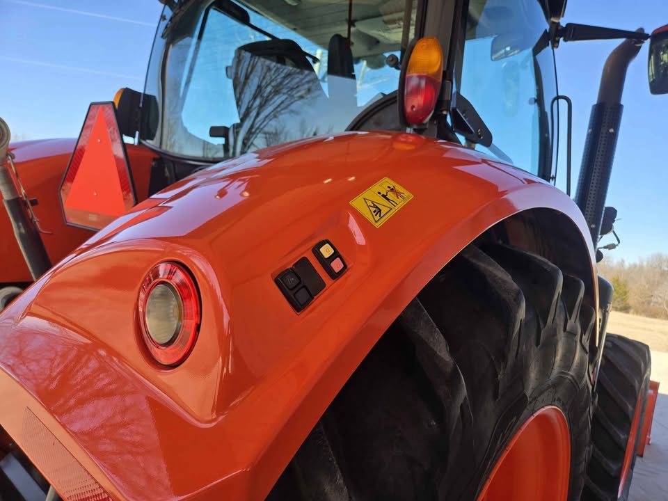 2023 Kubota m7-132 Deluxe photo 13