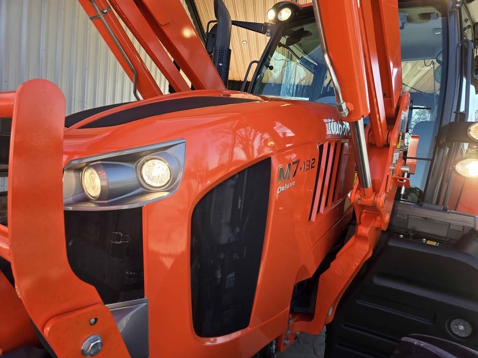 2023 Kubota m7-132 Deluxe photo 14
