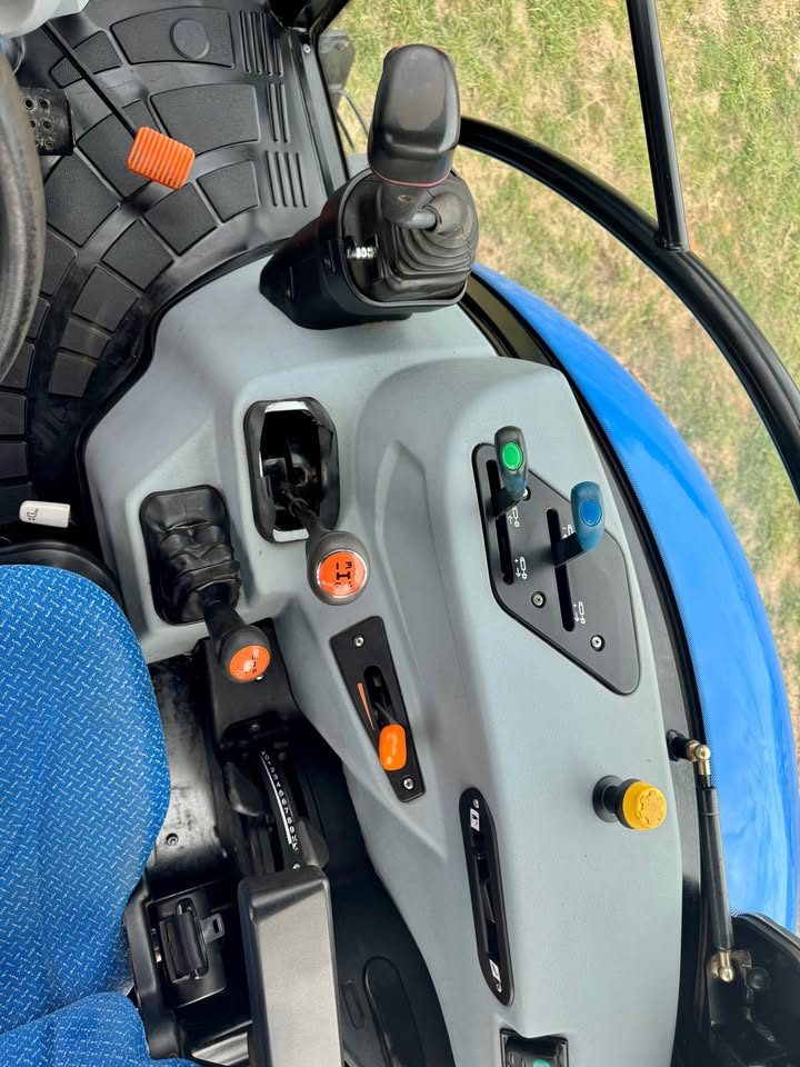 2022 New Holland Workmaster 120 photo 11