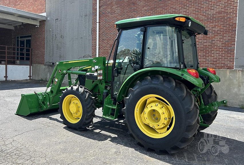 2024 JOHN DEERE 5067E photo 3