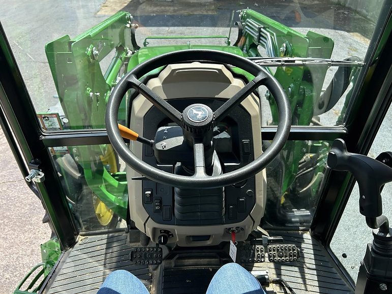 2024 JOHN DEERE 5067E photo 9